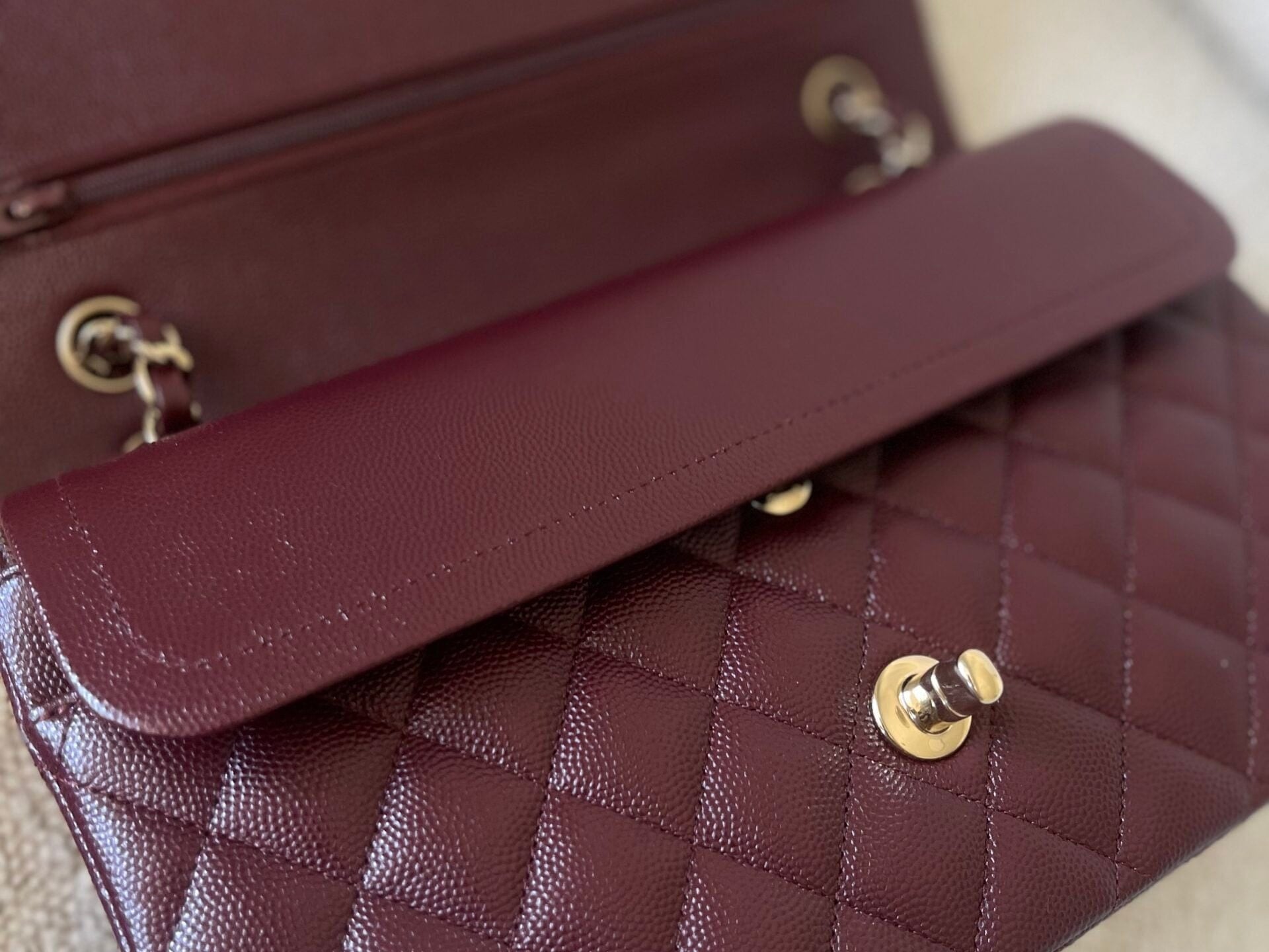 CHANEL Handbag Dark Red/Maroon Caviar Quilted Classic Flap Medium LGHW - Redeluxe