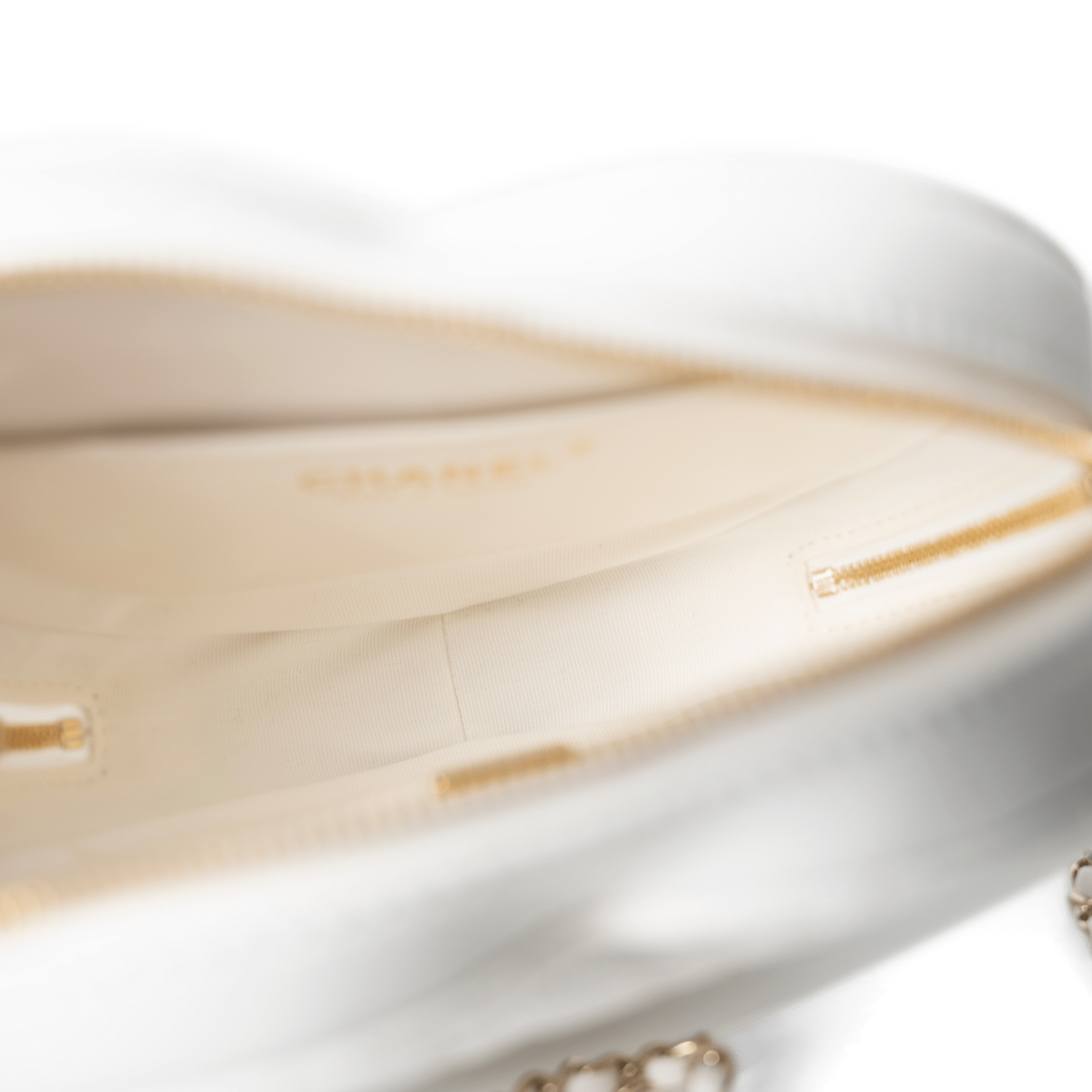 CHANEL Handbag Seasonal Bag / White 22S White Lambskin Quilted Large Heart Bag Light Gold Hardware - Redeluxe