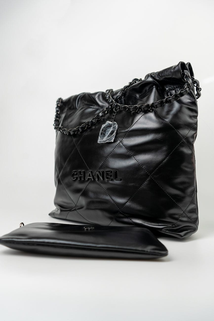 CHANEL ブラック キルティングバッグ Buy CHANEL Small 22 Bag SO Black Calfskin Black Hardware | REDELUXE