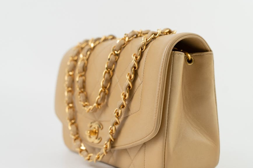 CHANEL Handbag Vintage Beige Lambskin Quilted Diana Single Flap Small with Gold Hardware - Redeluxe