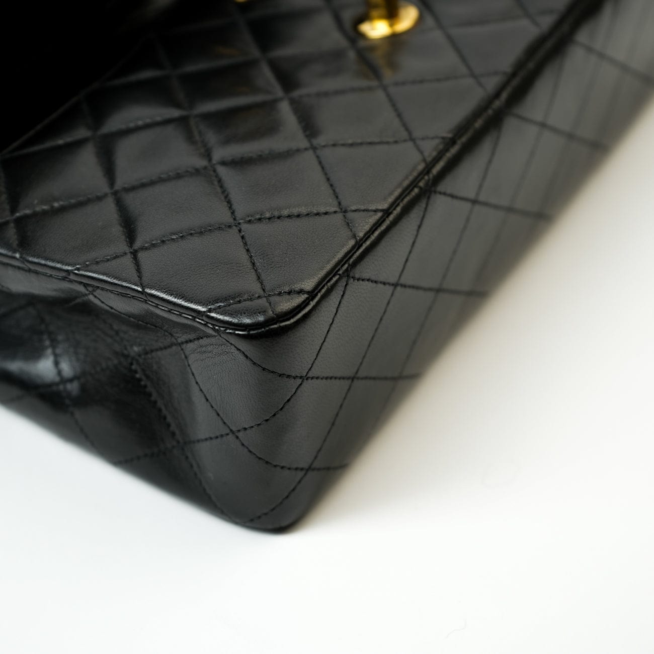 CHANEL Handbag Vintage Black Medium Lambskin Quilted Classic Flap GHW - Redeluxe