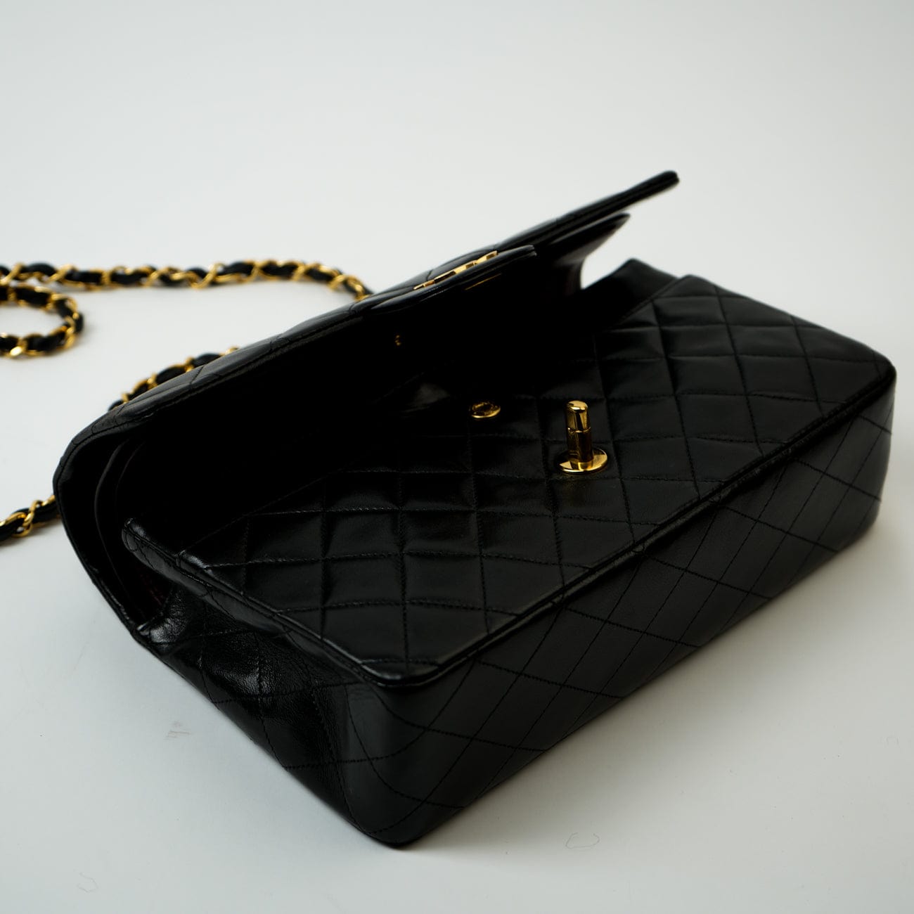 CHANEL Handbag Vintage Black Medium Lambskin Quilted Classic Flap GHW - Redeluxe