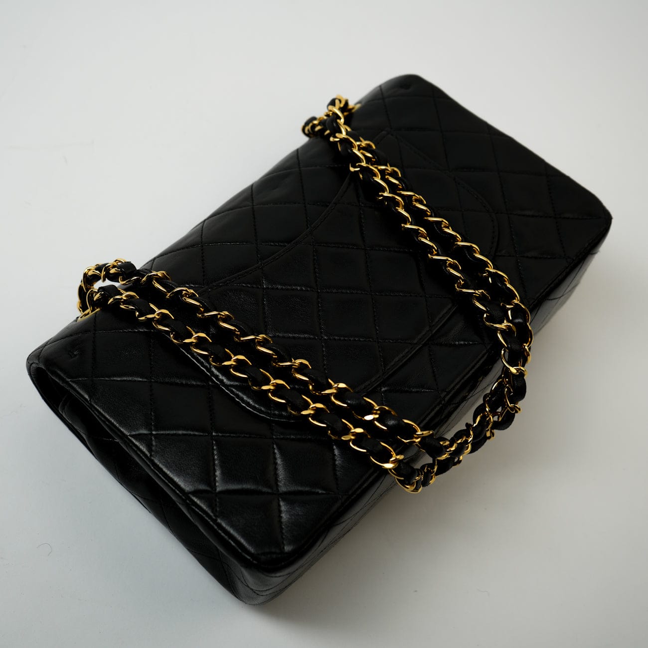 CHANEL Handbag Vintage Black Medium Lambskin Quilted Classic Flap GHW - Redeluxe