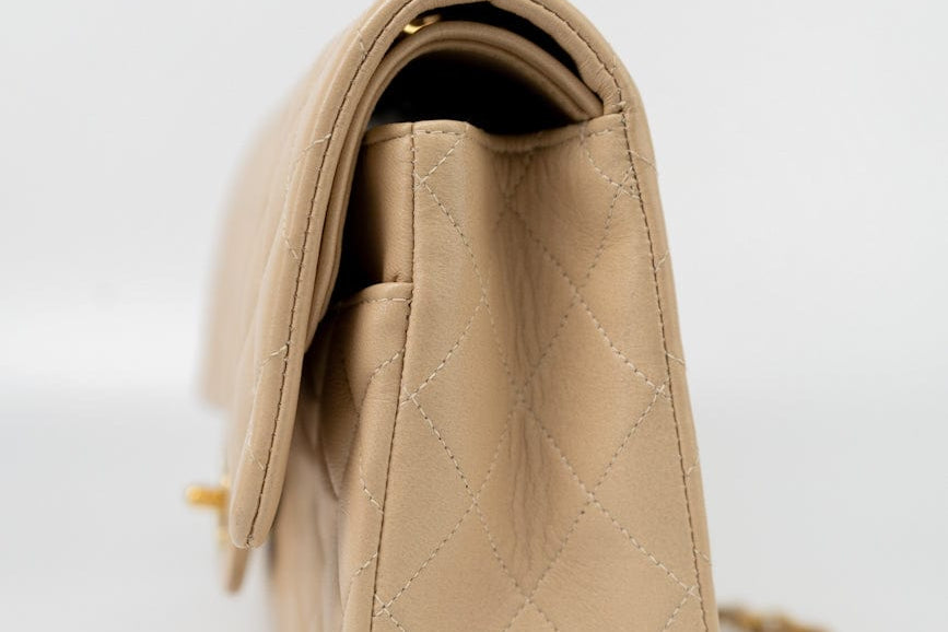 CHANEL Handbag Vintage Light Beige Lambskin Quilted Classic Flap Medium GHW - Redeluxe