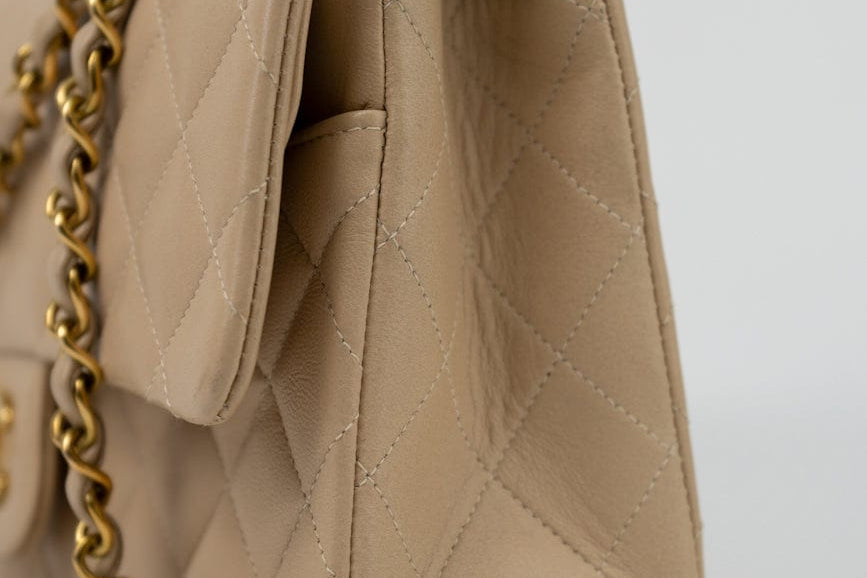 CHANEL Handbag Vintage Light Beige Lambskin Quilted Classic Flap Medium GHW - Redeluxe