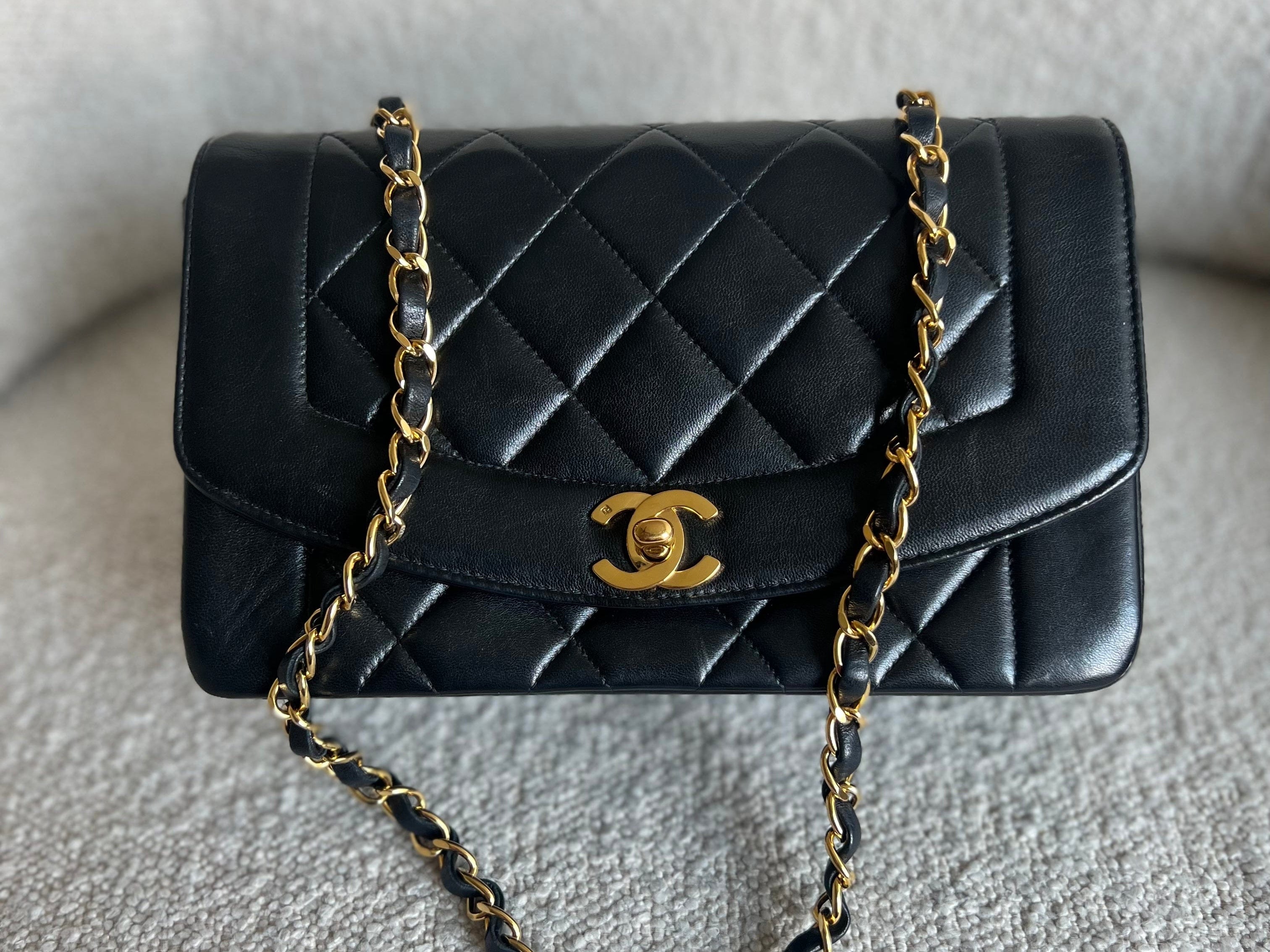 Handbag Chanel Small Diana Flap Chanel Classic Diana Flap
