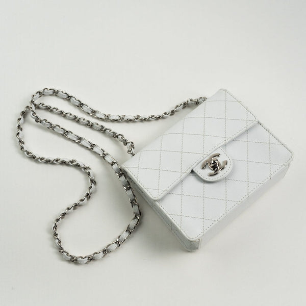 chanel-handbag-vintage-white-