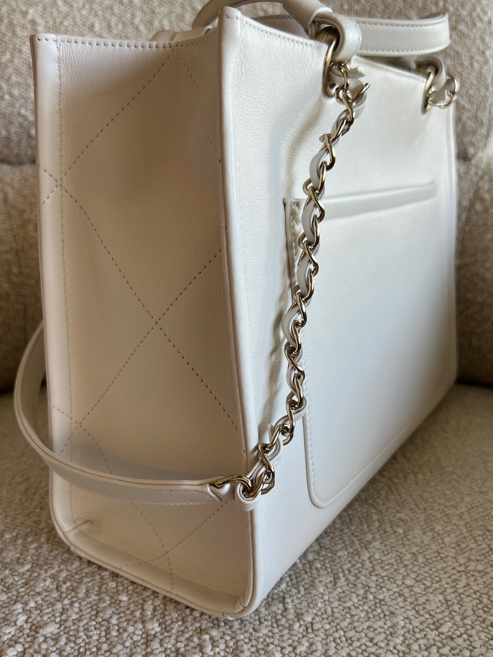 Chanel zipped on sale shopping bag