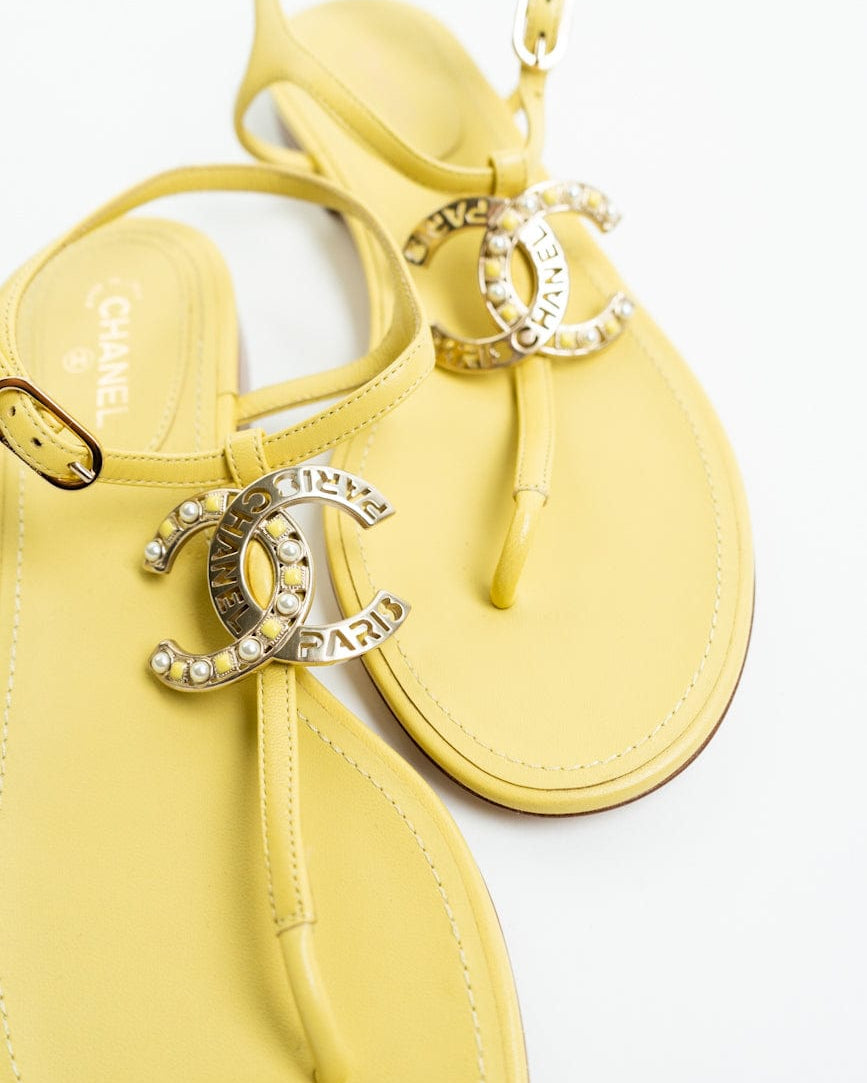 CHANEL Handbag Yellow 20S CC Yellow Sandals Size 39 - Redeluxe