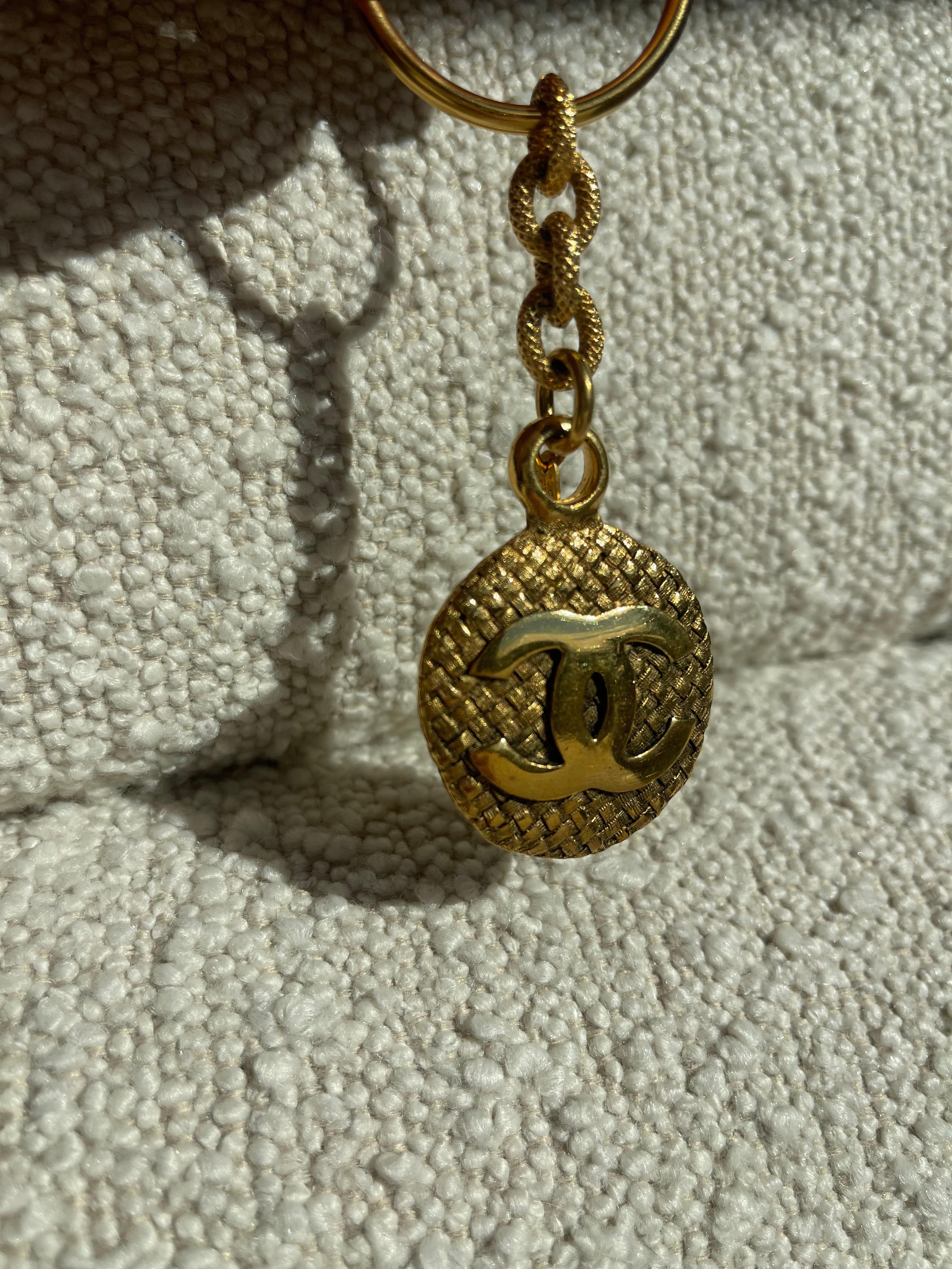 CHANEL Key Holder Gold Chanel Vintage Gold-tone Metal Round Coco Mark Charm Keyholder - Redeluxe