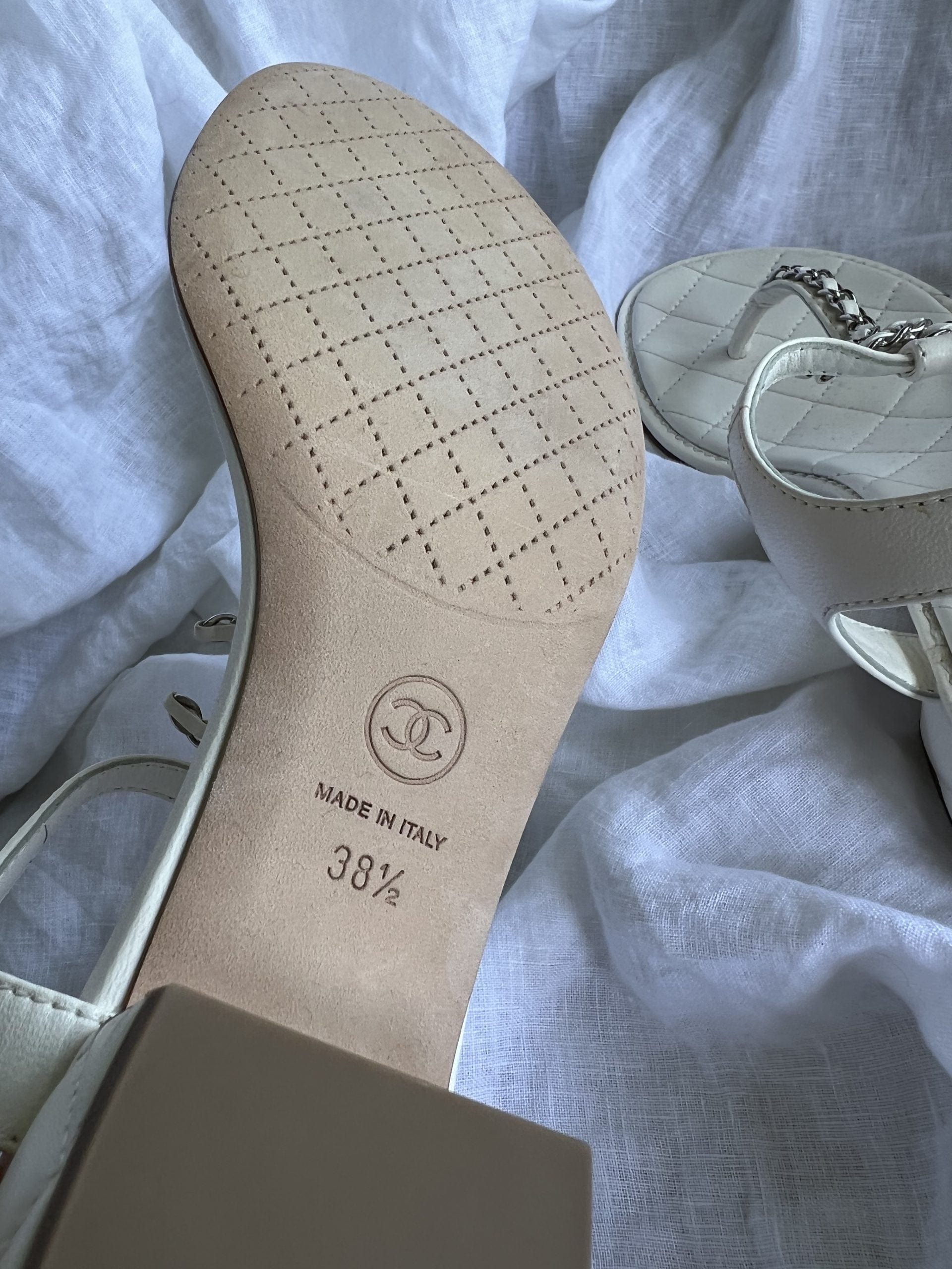 Buy CHANEL White Quilted Leather Sandals 38.5 | Exclusive Sale at