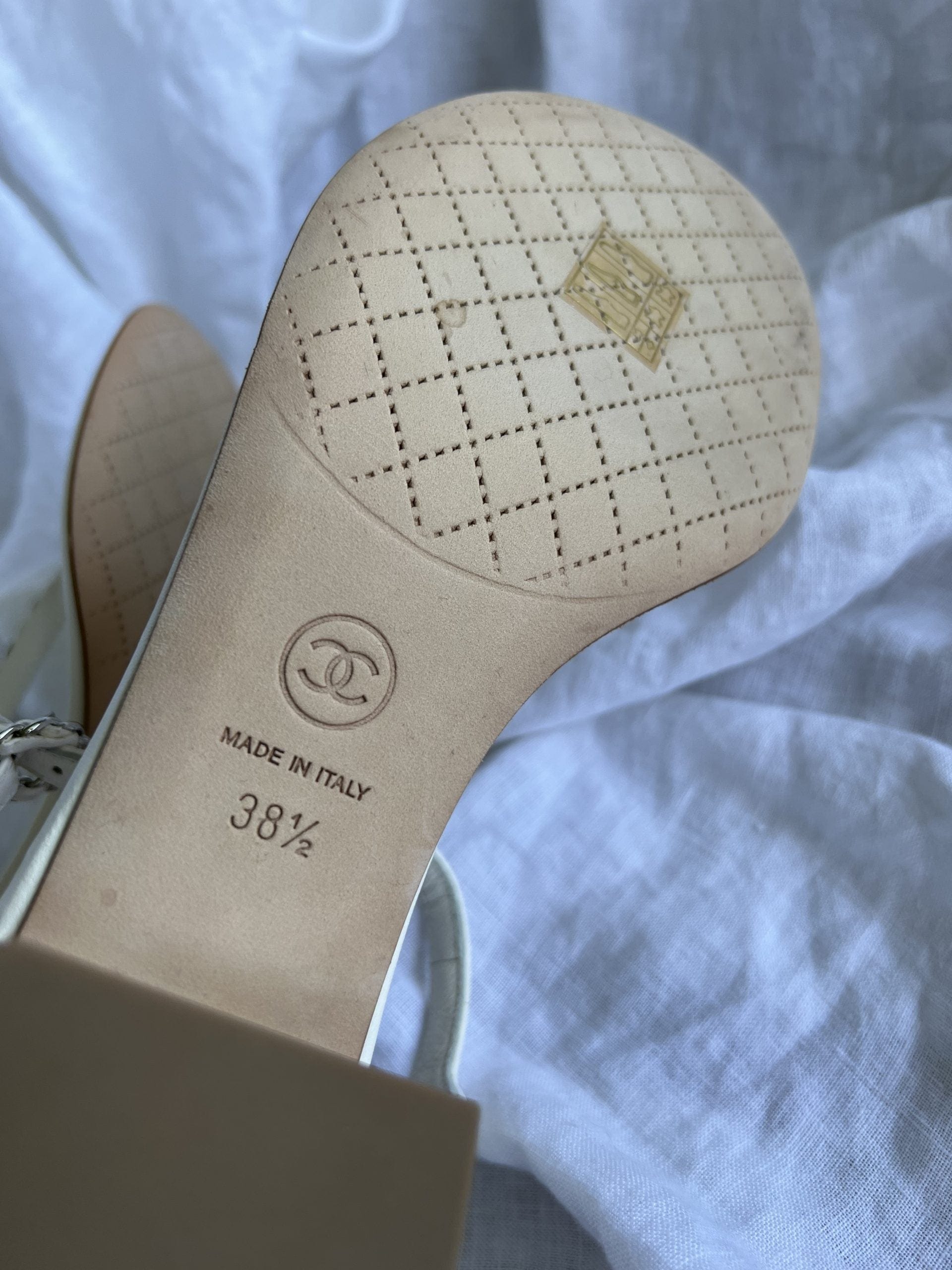 Buy CHANEL White Quilted Leather Sandals 38.5 | Exclusive Sale at