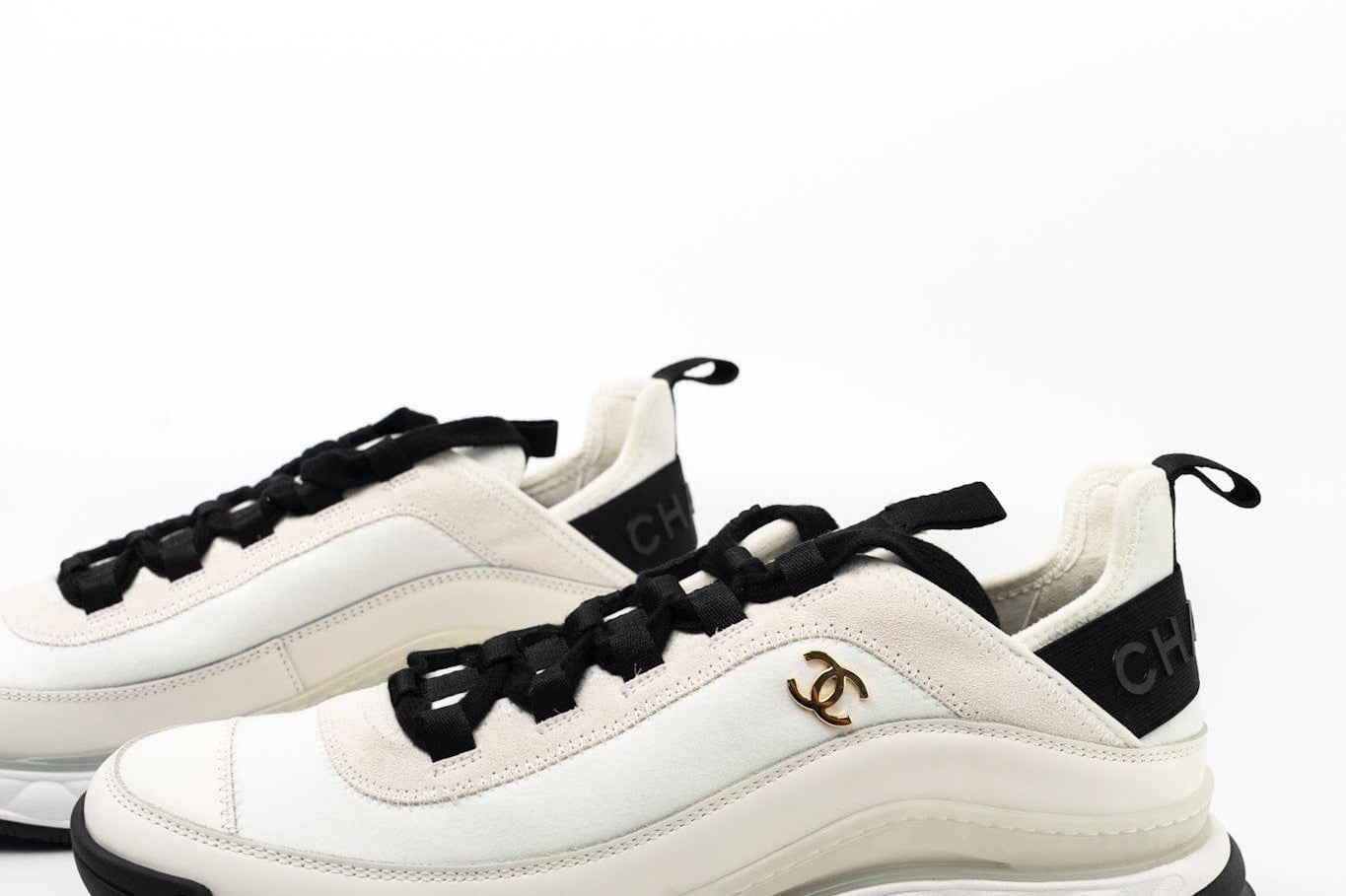 CHANEL Sneakers White Chanel Fabric Calfskin Suede CC Sneakers White ( Size 39.5) - Redeluxe