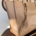 CHANEL Tote CHANEL LIGHT BEIGE MEDIUM DEAUVILLE SHOPPING TOTE STUDDED AGED HARDWARE - Redeluxe
