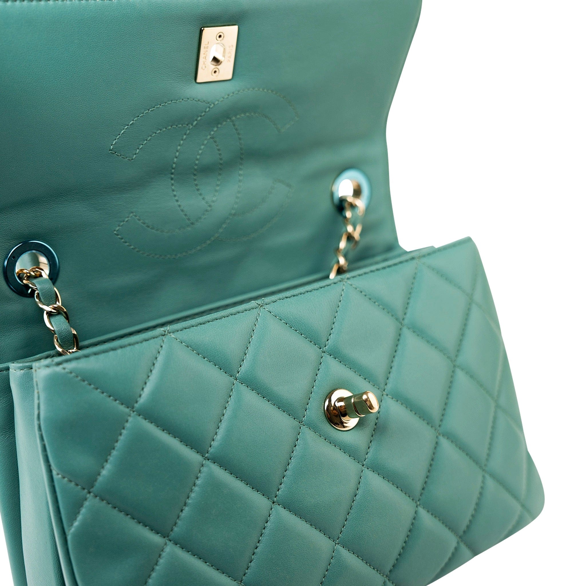 CHANEL Tote Green Trendy CC Green Lambskin Quilted Light Gold Hardware - Redeluxe