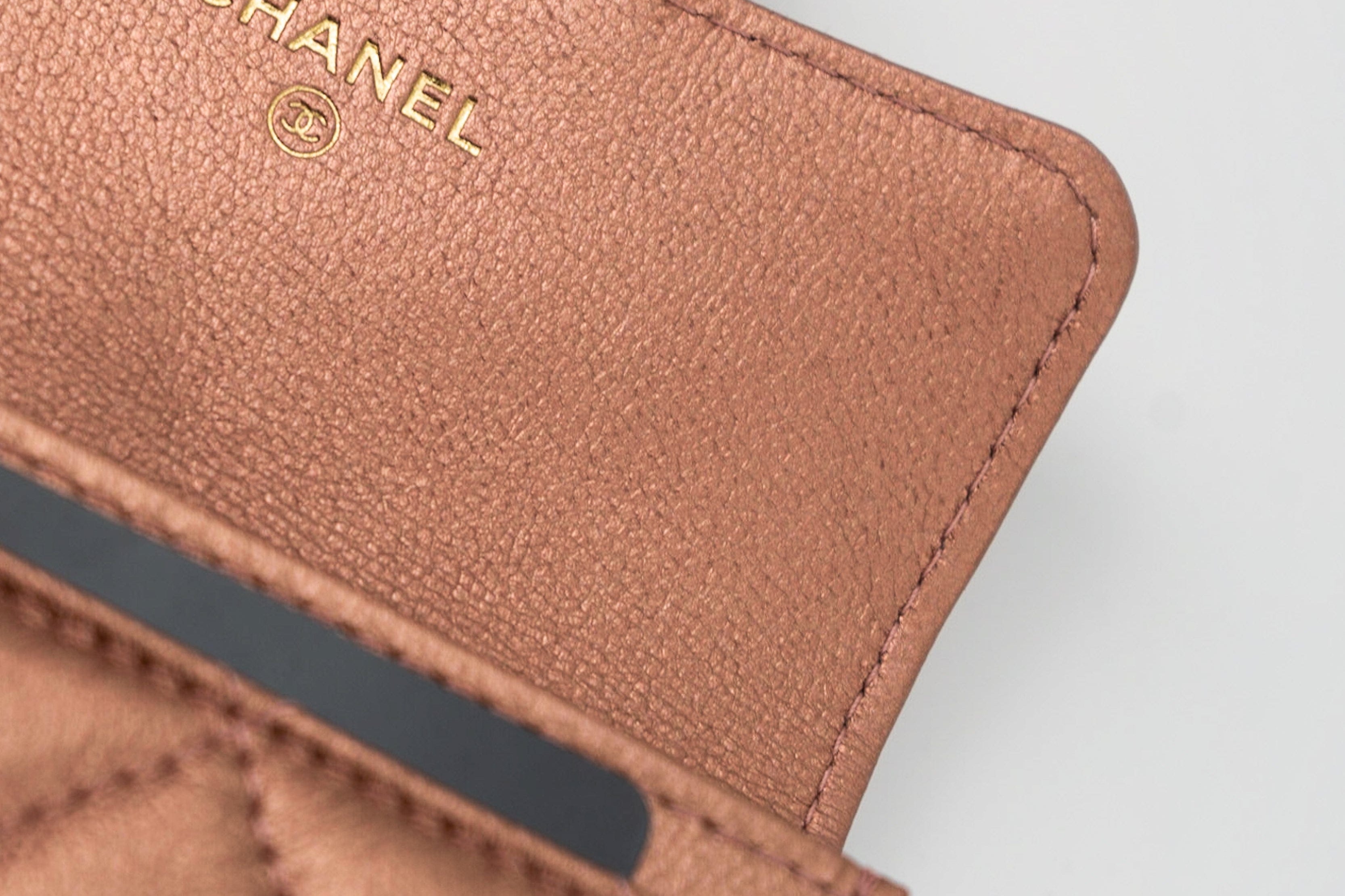 CHANEL Wallet 21A Copper (Rose Gold) 2.55 Flap Card Holder - Redeluxe