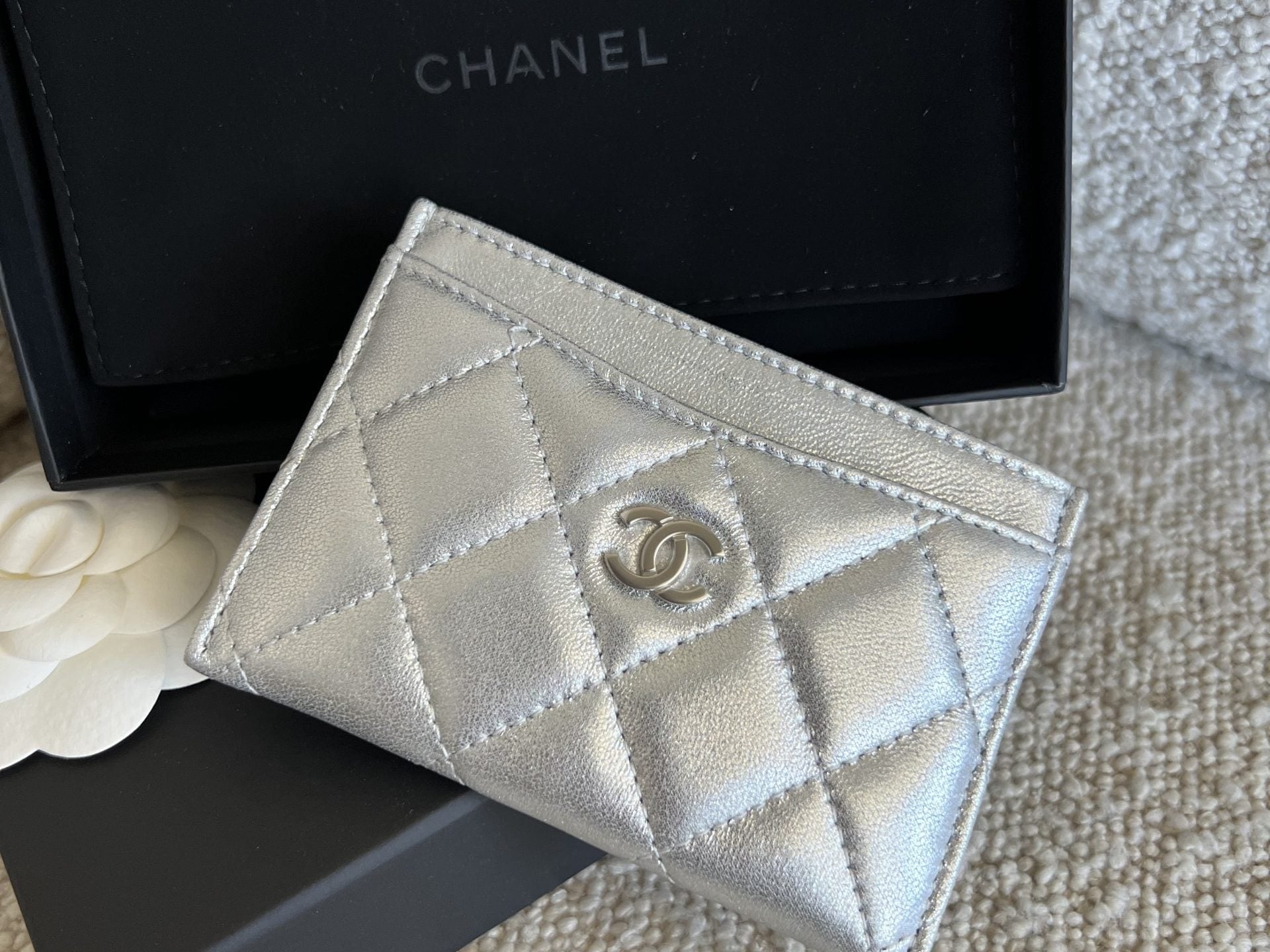 CHANEL Wallet 22P Metallic Silver Lambskin Quilted Card Holder SHW - Redeluxe