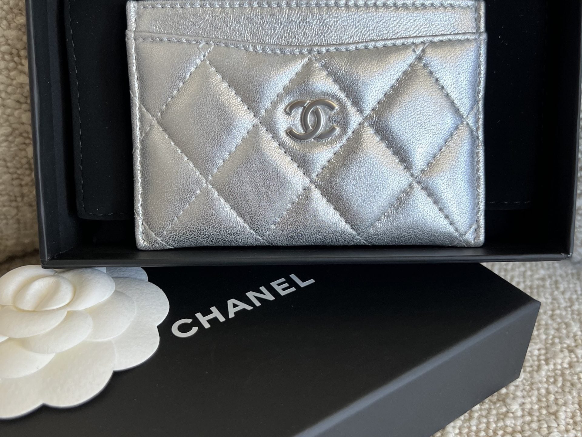 CHANEL Wallet 22P Metallic Silver Lambskin Quilted Card Holder SHW - Redeluxe