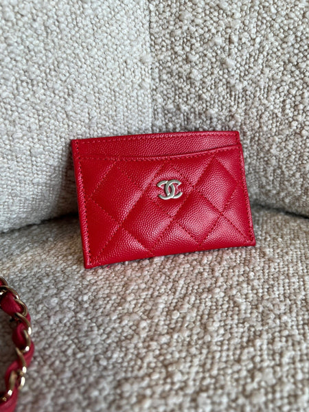 CHANEL レッドカードケース 5037177 22S Red Caviar Quilted Card Holder LGHW – REDELUXE