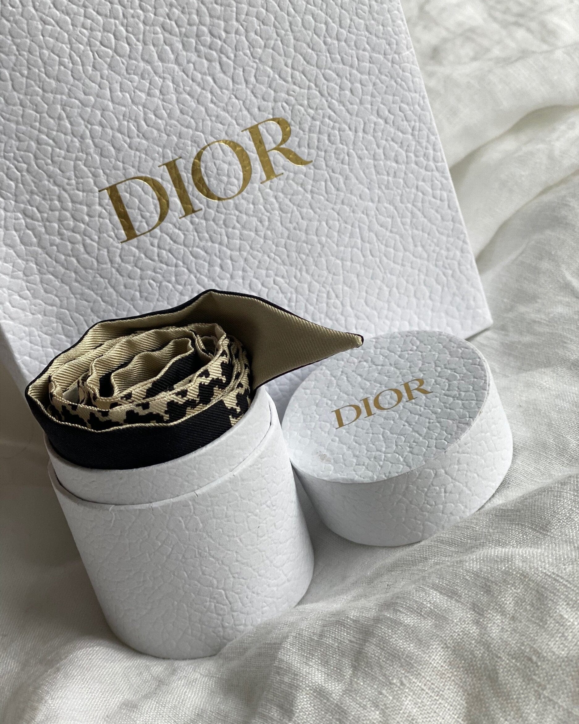 Dior 30 Montaigne Mitzah Scarf Black and White – REDELUXE