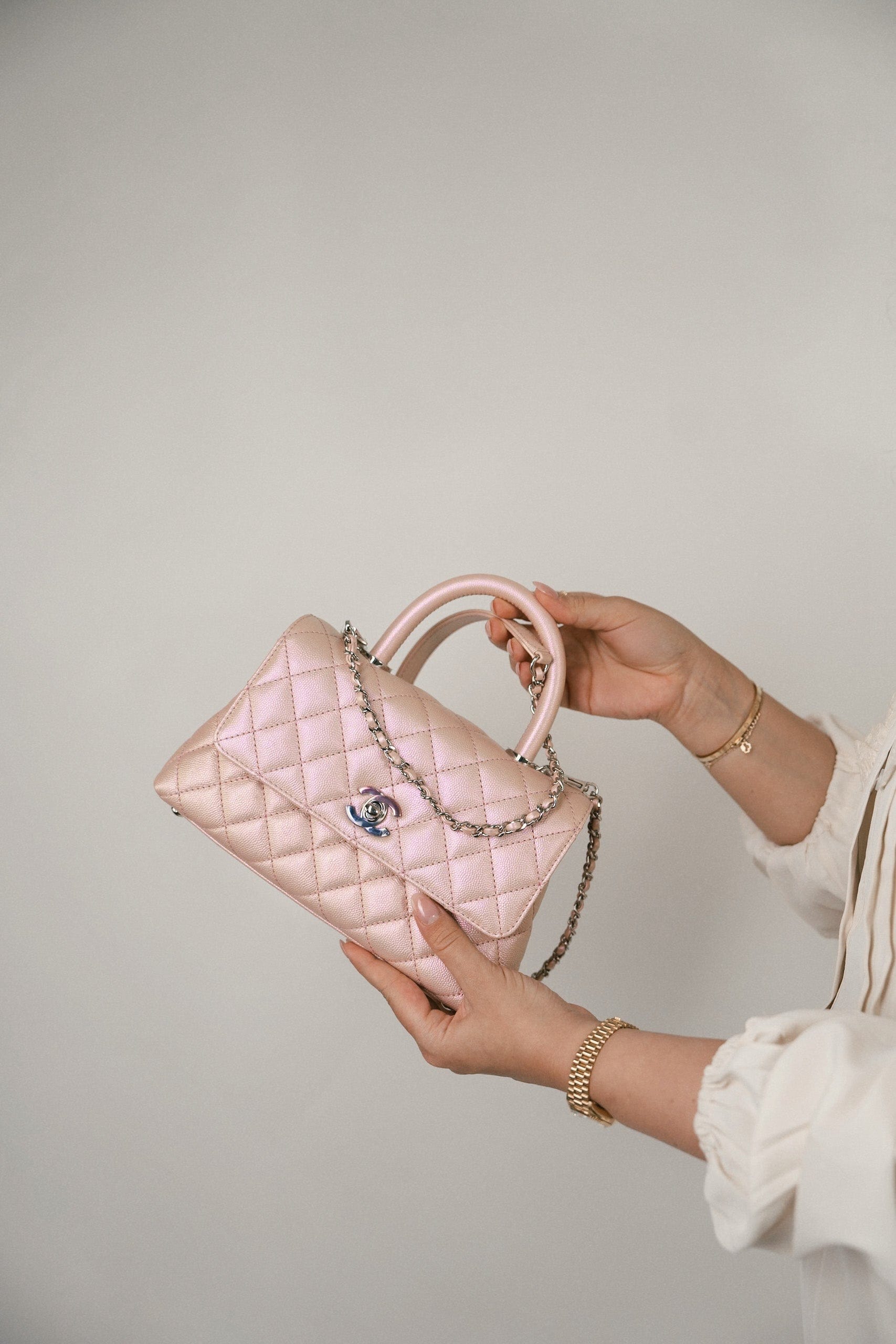 21K Iridescent Pink Caviar Quilted Small Coco Handle – REDELUXE