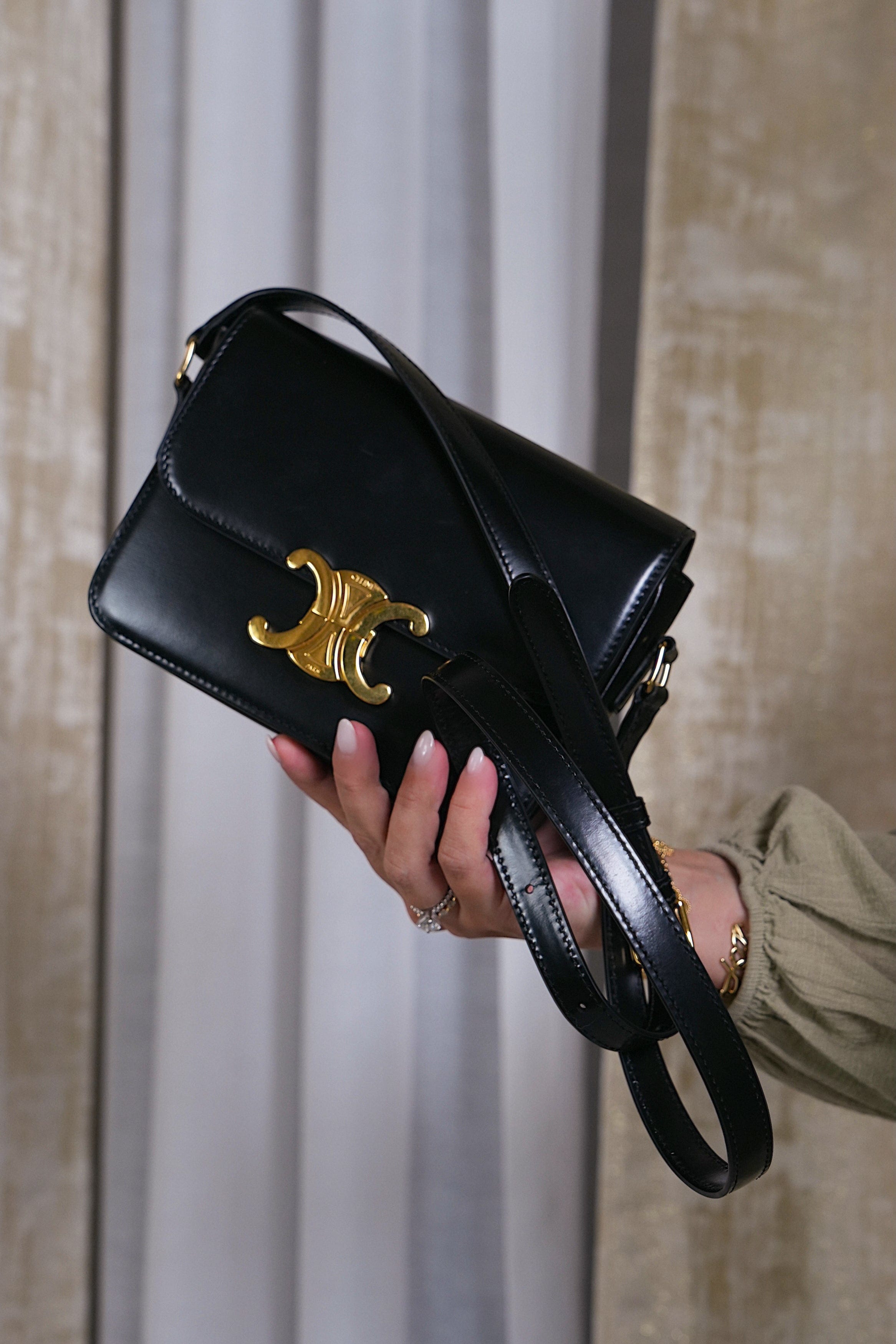 Celine Triomph Teen Black Shiny Calfskin Bag – REDELUXE