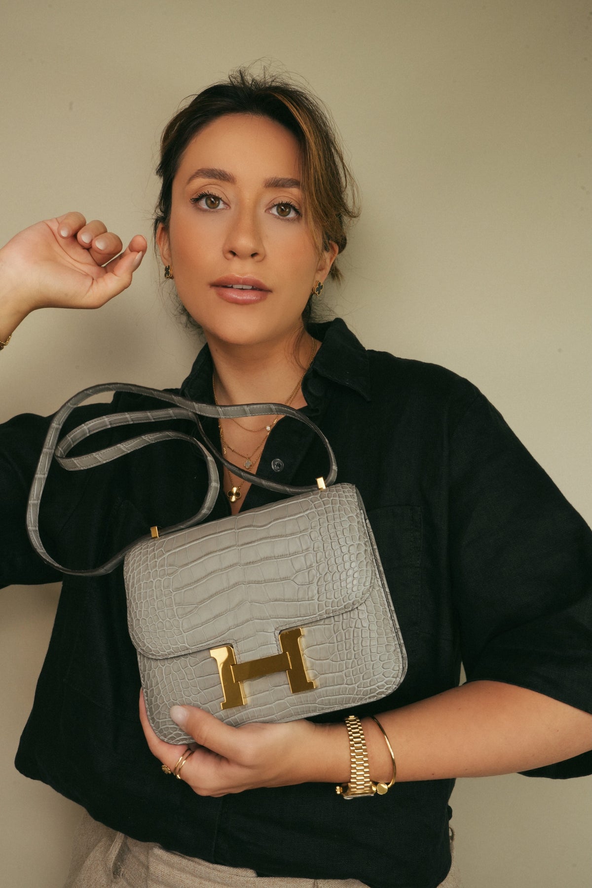 Constance 18 Gris Ciment Matte Alligator Gold Plated K Stamp