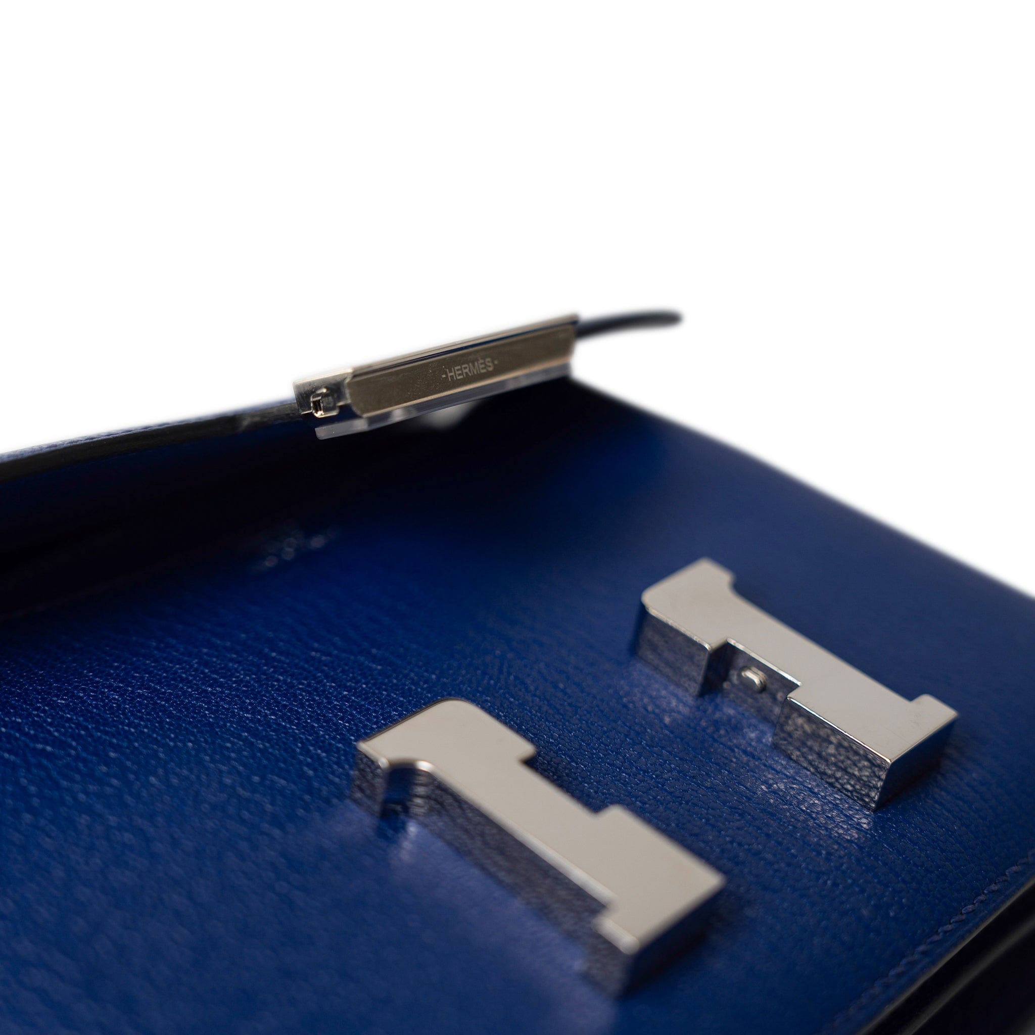 Hermes Handbag Blue / Constance Constance 18 7T Bleu Electrique Chèvre Leather Palladium Plated U Stamp - Redeluxe