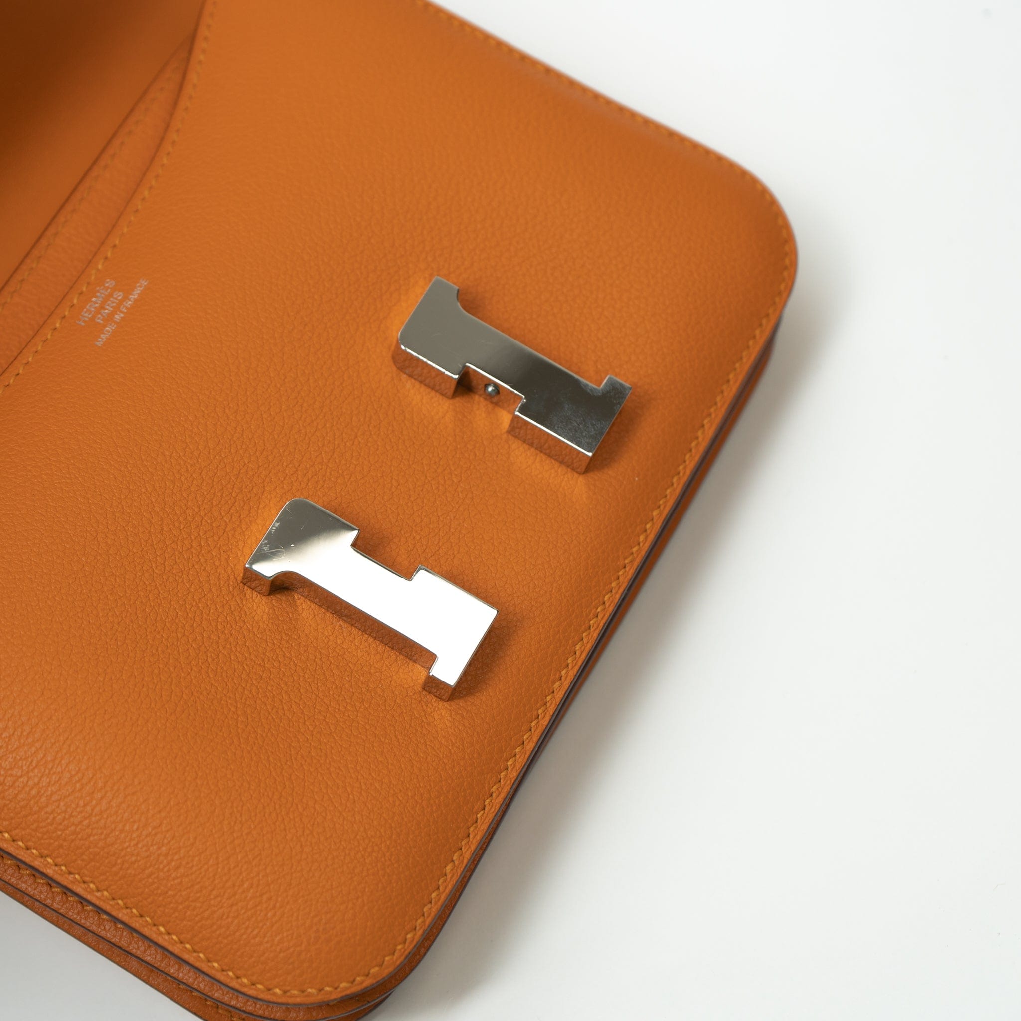 Hermes Handbag Hermes Constance 18 Abricot Veau Evercolor Leather Palladium Plated Orange - Redeluxe