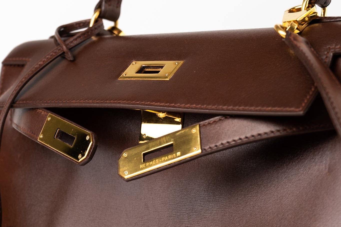Hermes Handbag Hermès Kelly 28 Courchevel Chocolat Gold Metal Fittings X Stamp (1994) - Redeluxe