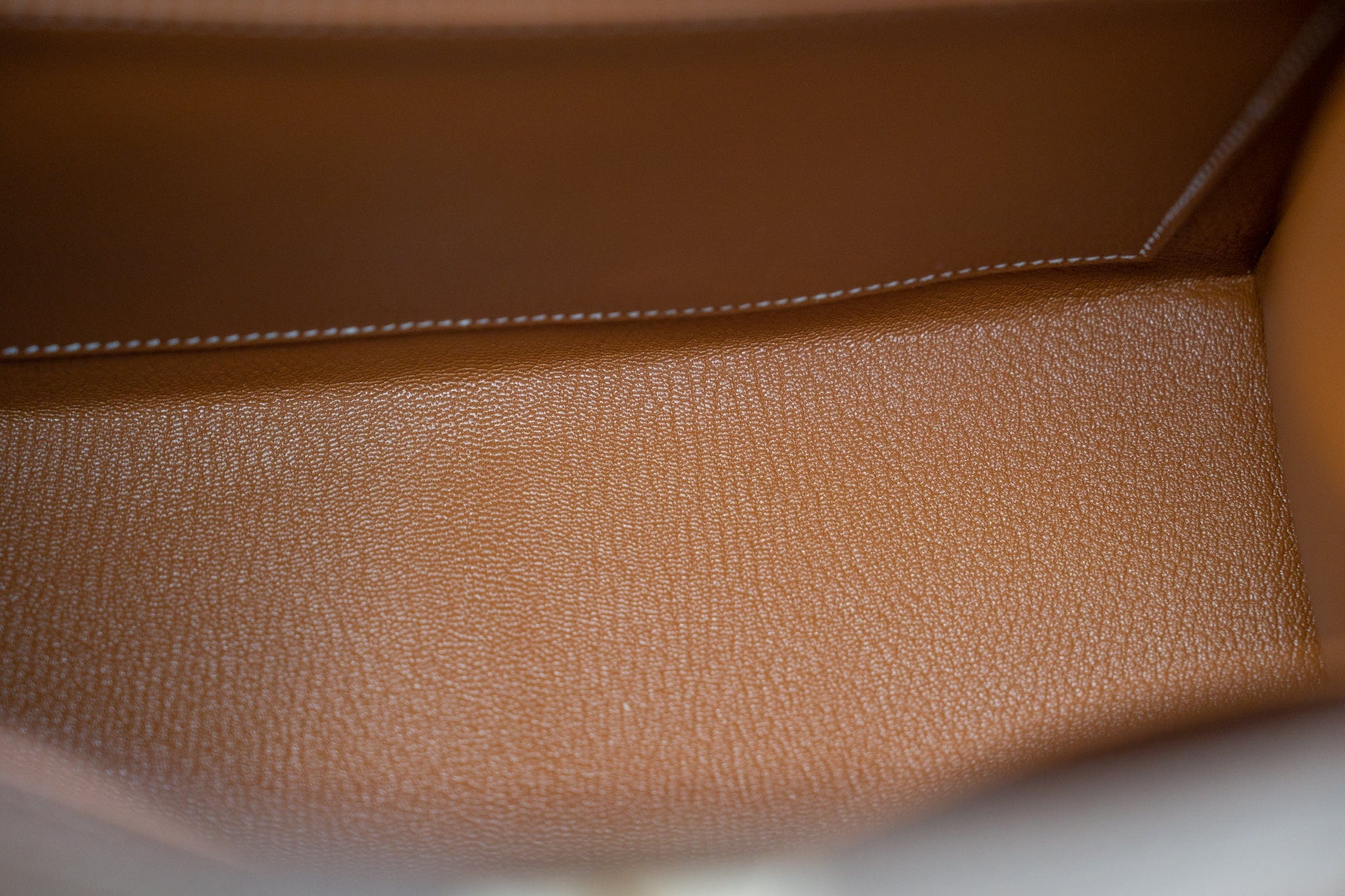 Hermes Handbag Hermes Kelly Sellier 28 Veau Epsom Leather Gold with Gold Plated Hardware 2022 Z - Redeluxe