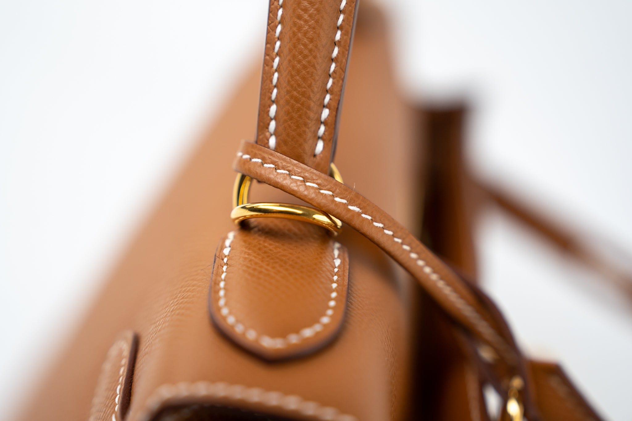 Hermes Handbag Hermes Kelly Sellier 28 Veau Epsom Leather Gold with Gold Plated Hardware 2022 Z - Redeluxe