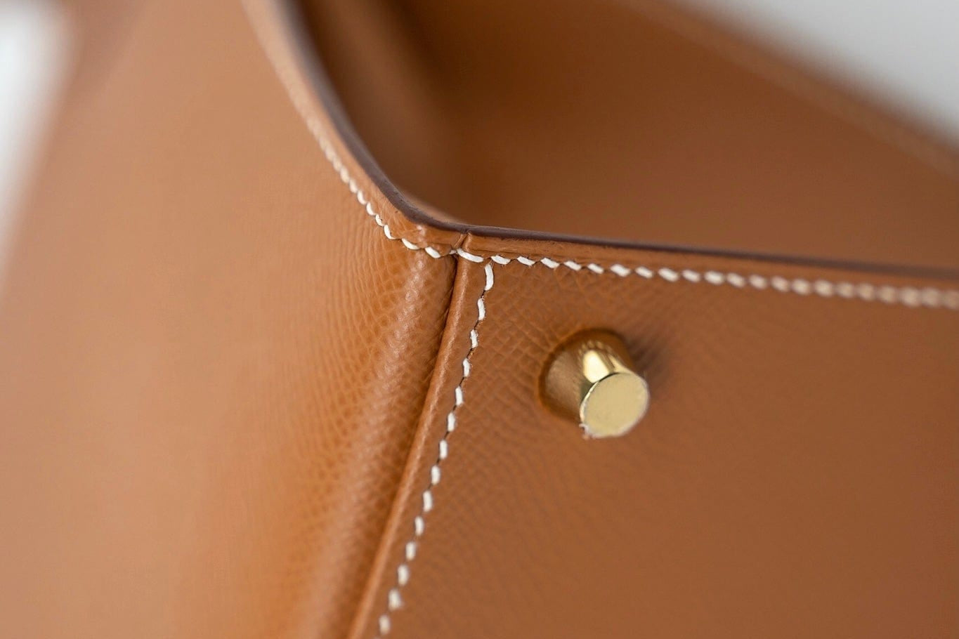 Hermes Handbag Hermes Kelly Sellier 28 Veau Epsom Leather Gold with Gold Plated Hardware 2022 Z - Redeluxe