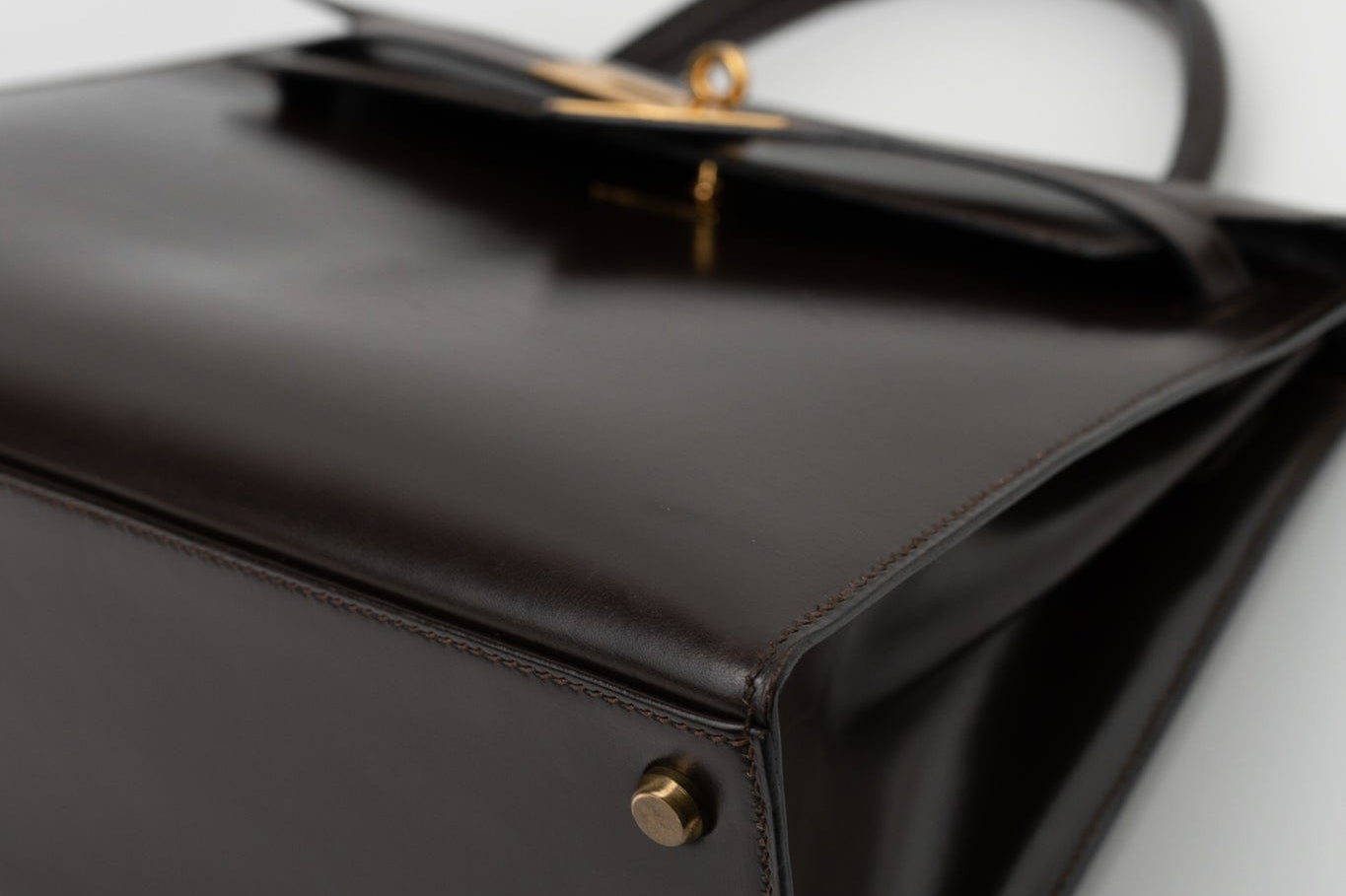 Hermes Handbag Hermes Vintage Kelly 28 Box Calfskin Chocolate Gold Metal Fittings - Redeluxe
