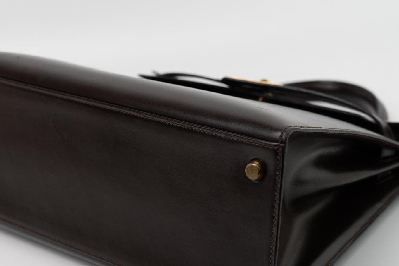 Hermes Handbag Hermes Vintage Kelly 28 Box Calfskin Chocolate Gold Metal Fittings - Redeluxe
