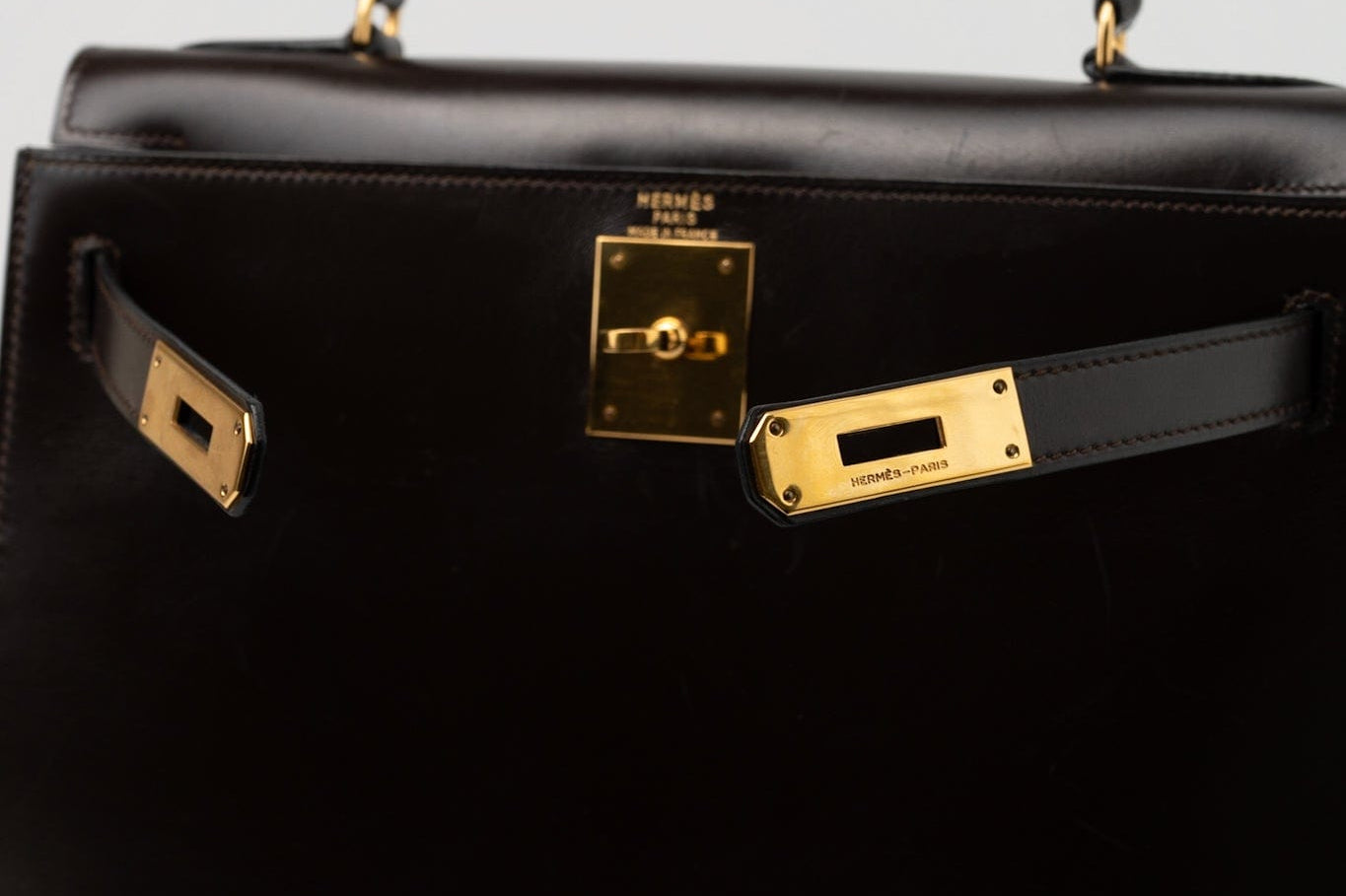 Hermes Handbag Hermes Vintage Kelly 28 Box Calfskin Chocolate Gold Metal Fittings - Redeluxe