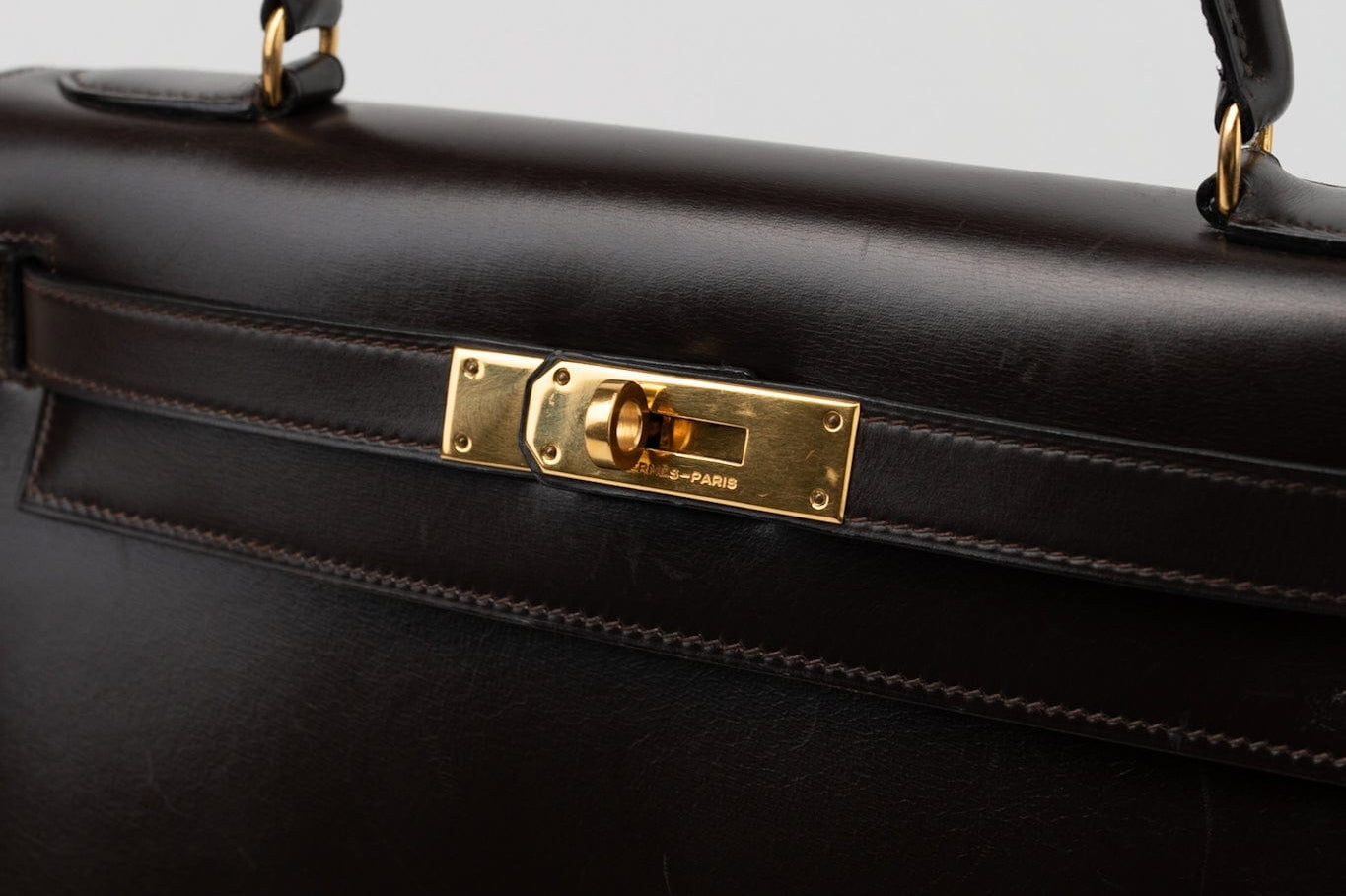Hermes Handbag Hermes Vintage Kelly 28 Box Calfskin Chocolate Gold Metal Fittings - Redeluxe