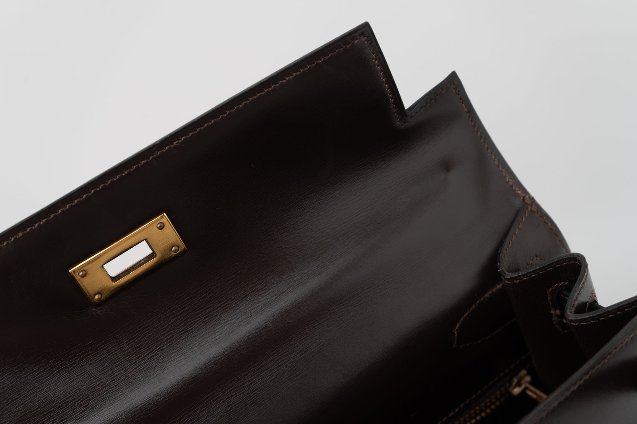 Hermes Handbag Hermes Vintage Kelly 28 Box Calfskin Chocolate Gold Metal Fittings - Redeluxe