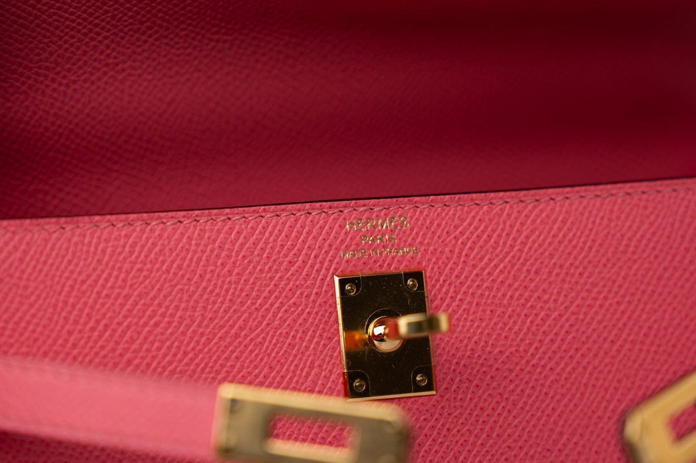 Hermes Handbag Kelly 25 Rose Azalée Veau Epsom Gold Plated C Stamp - Redeluxe