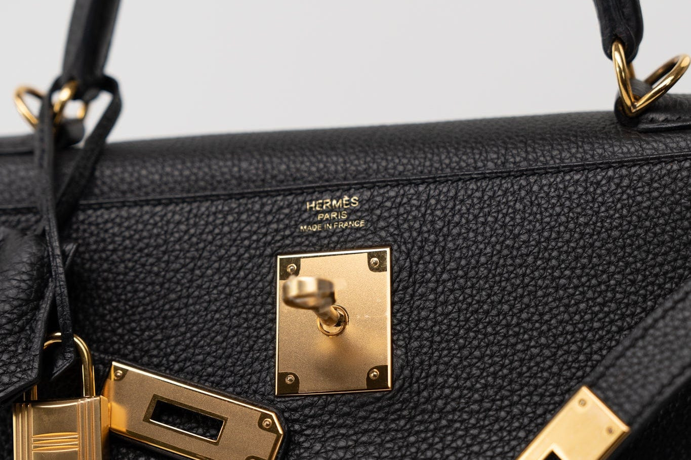 Hermes Handbag Kelly 28 Black Veau Togo Leather Gold Plated C Stamp - Redeluxe