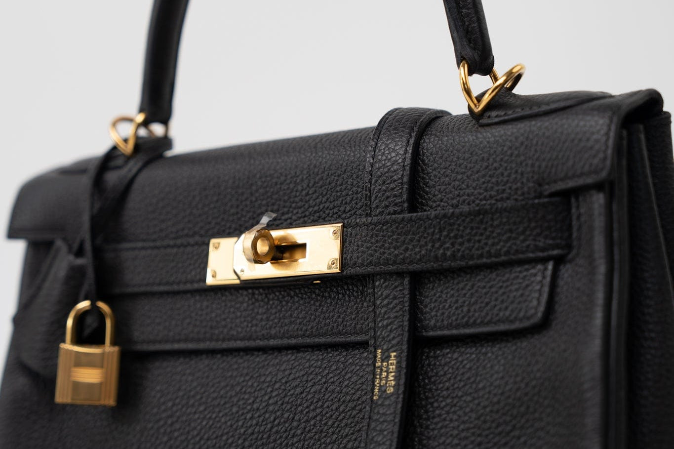 Hermes Handbag Kelly 28 Black Veau Togo Leather Gold Plated C Stamp - Redeluxe