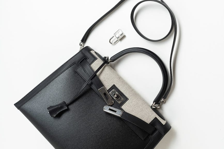 Hermes Handbag Kelly 32 Veau Swift Leather Toile Berline Palladium Plated Hardware 2019 D - Redeluxe