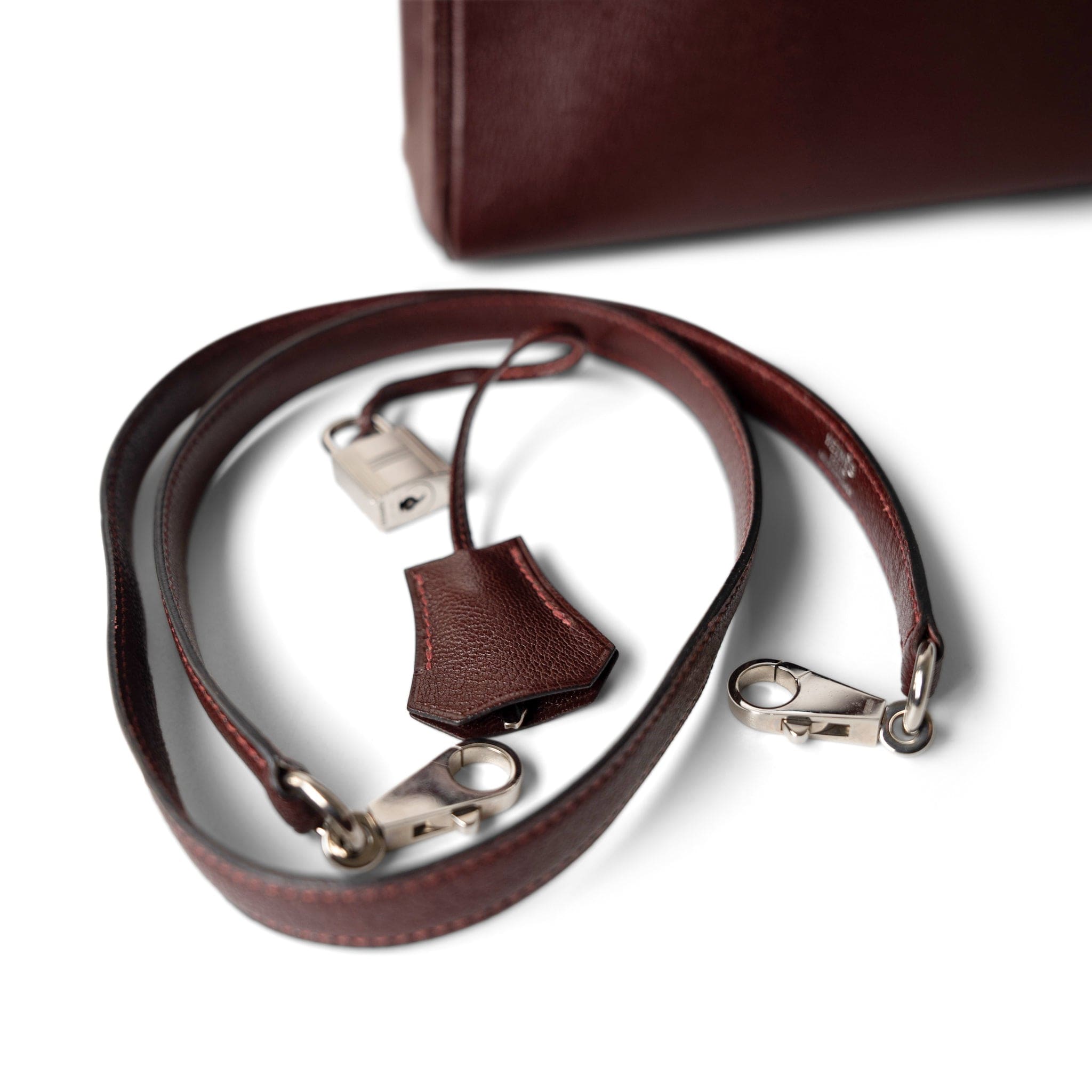 Hermes Handbag Kelly / Red Kelly 25 Retourne Rouge H Chèvre Palladium Plated I Square Stamp - Redeluxe