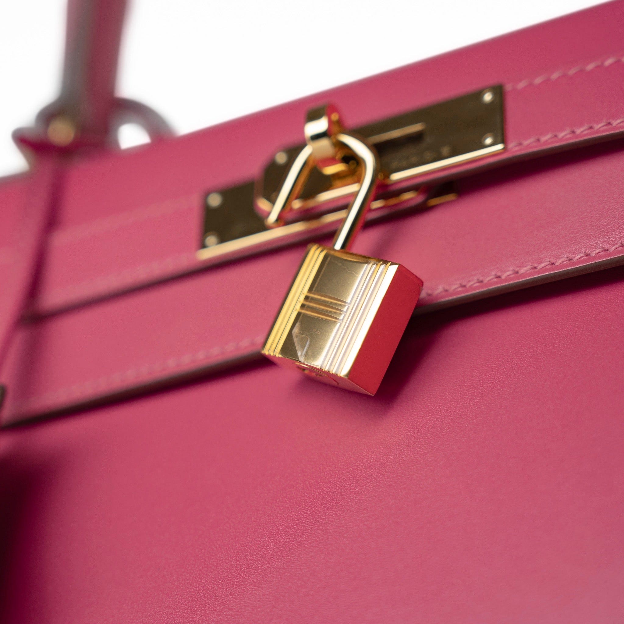 Hermes Handbag Pink Kelly 28 Rose Lipstick Veau Tadelakt Gold Plated Hardware C Stamp - Redeluxe