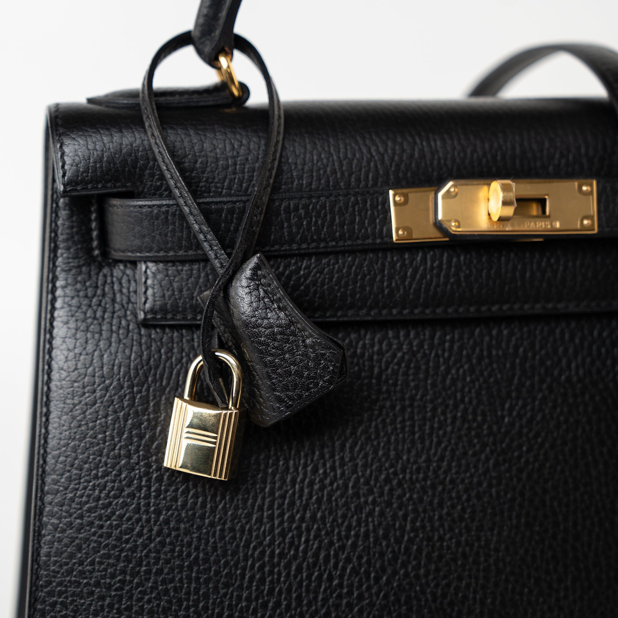 Hermes Handbag Vintage Kelly 28 Black Ardennes Leather Gold Plated Hardware Z Stamp - Redeluxe