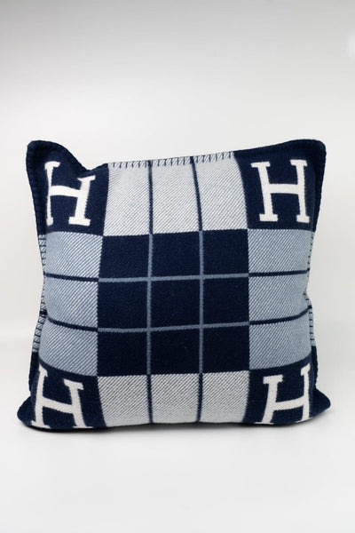 Hermes Wool Cashmere Avalon III Pillow PM Ecru Caban – REDELUXE