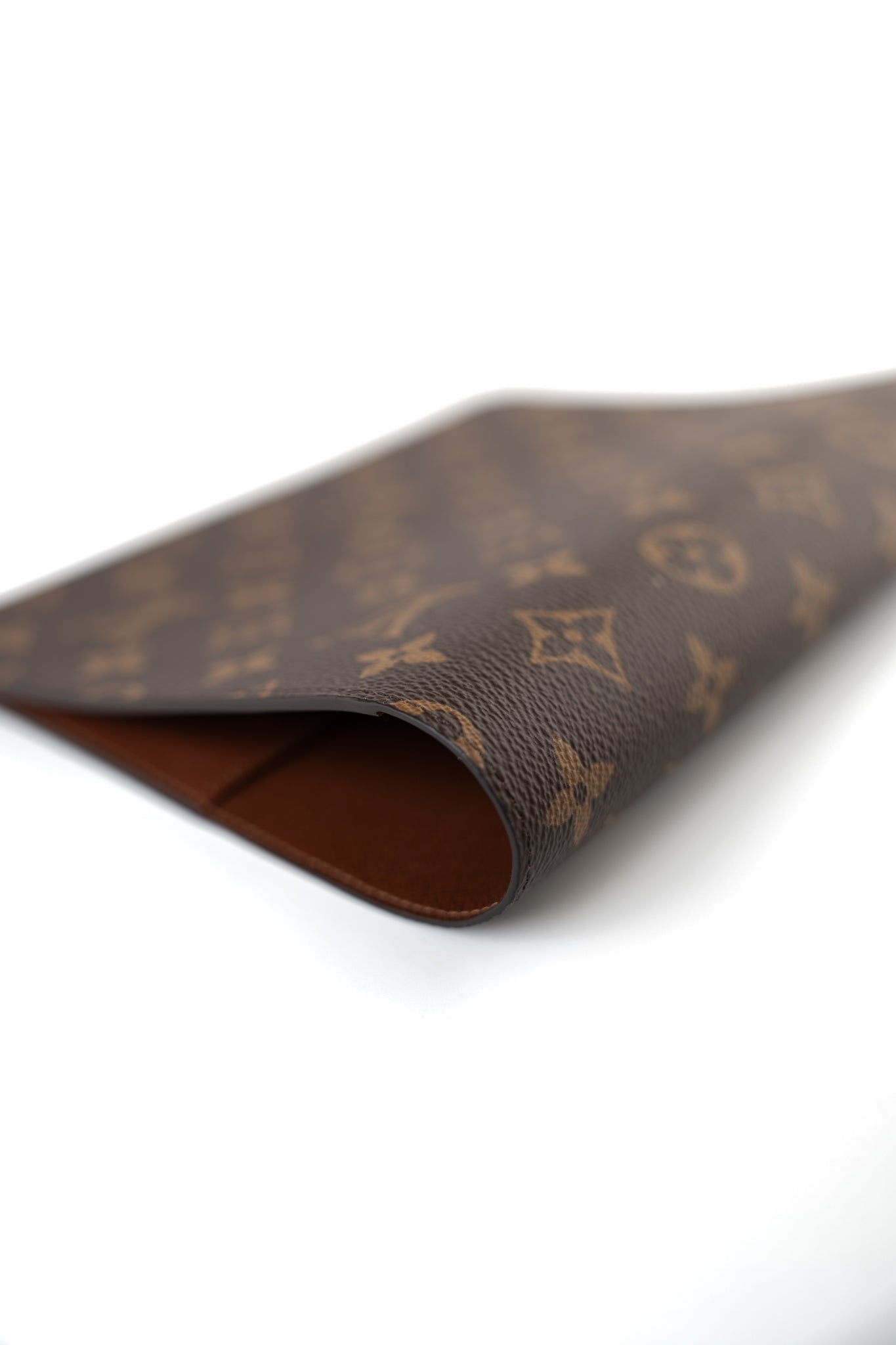 Louis Vuitton Monogram Desk Agenda Cover – REDELUXE