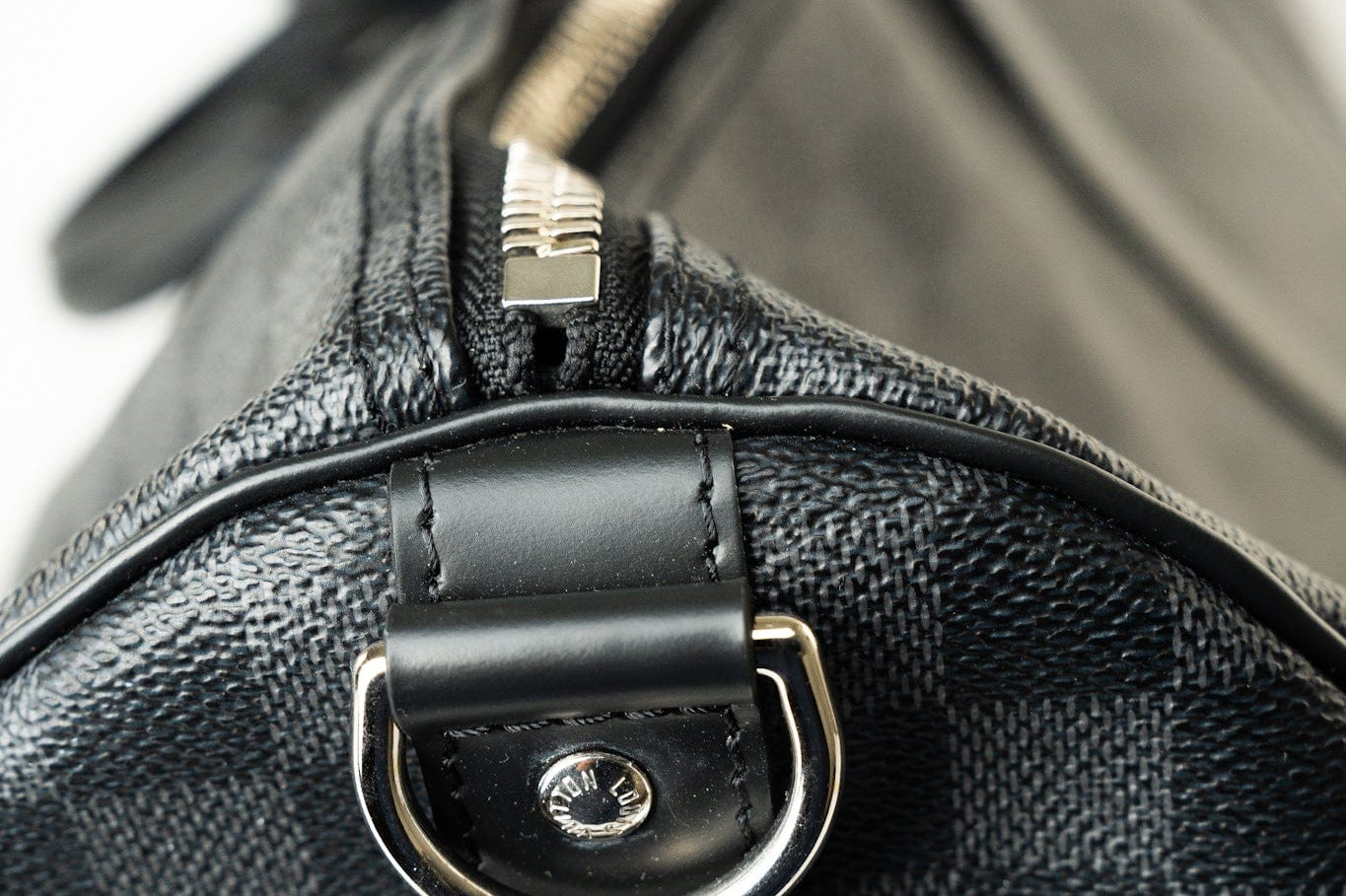 Louis Vuitton Duffle Bag Louis Vuitton Keepall 55 Bandouliere in Damier Graphite Canvas - Redeluxe