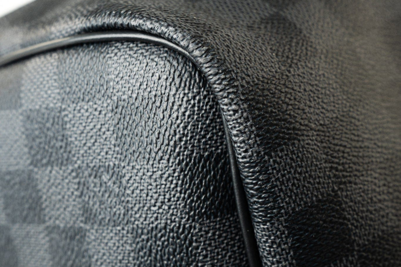Louis Vuitton Duffle Bag Louis Vuitton Keepall 55 Bandouliere in Damier Graphite Canvas - Redeluxe