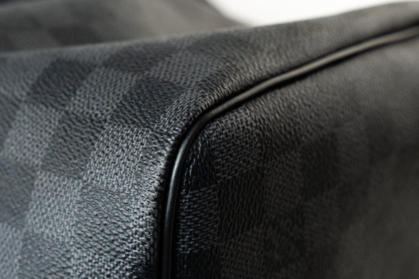 Louis Vuitton Duffle Bag Louis Vuitton Keepall 55 Bandouliere in Damier Graphite Canvas - Redeluxe